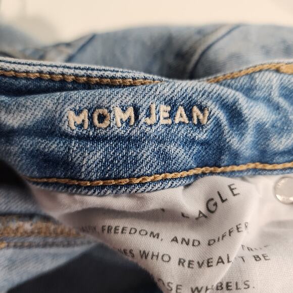 American Eagle Comfort Straight Waistband Mom Jean Distressed 2R - Picture 7 of 9